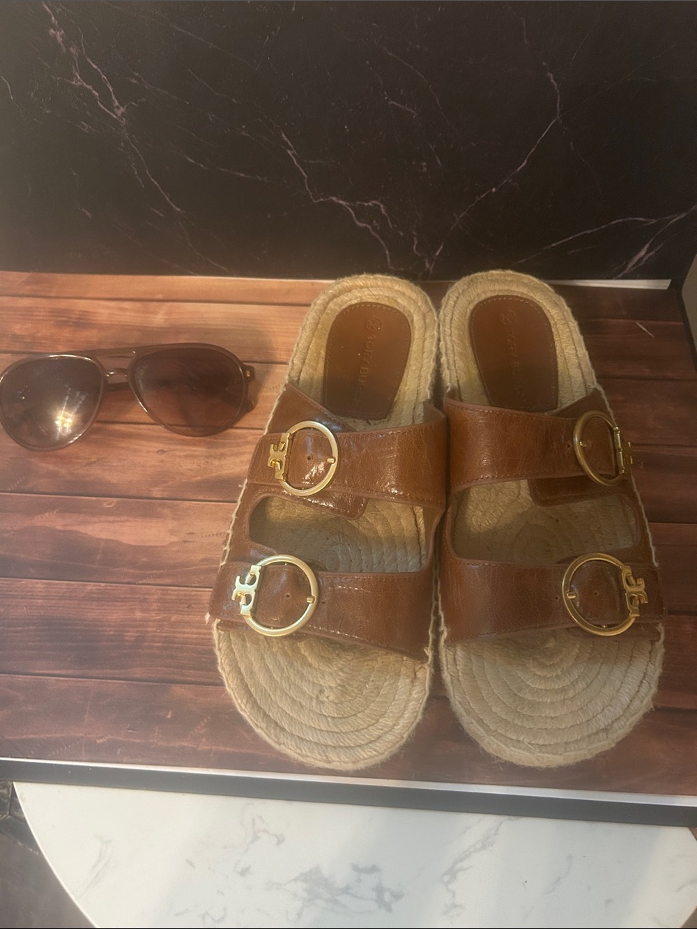 Tory Burch Leather Double-Buckle Brown Slide Sandals & Tory Burch sunglasses